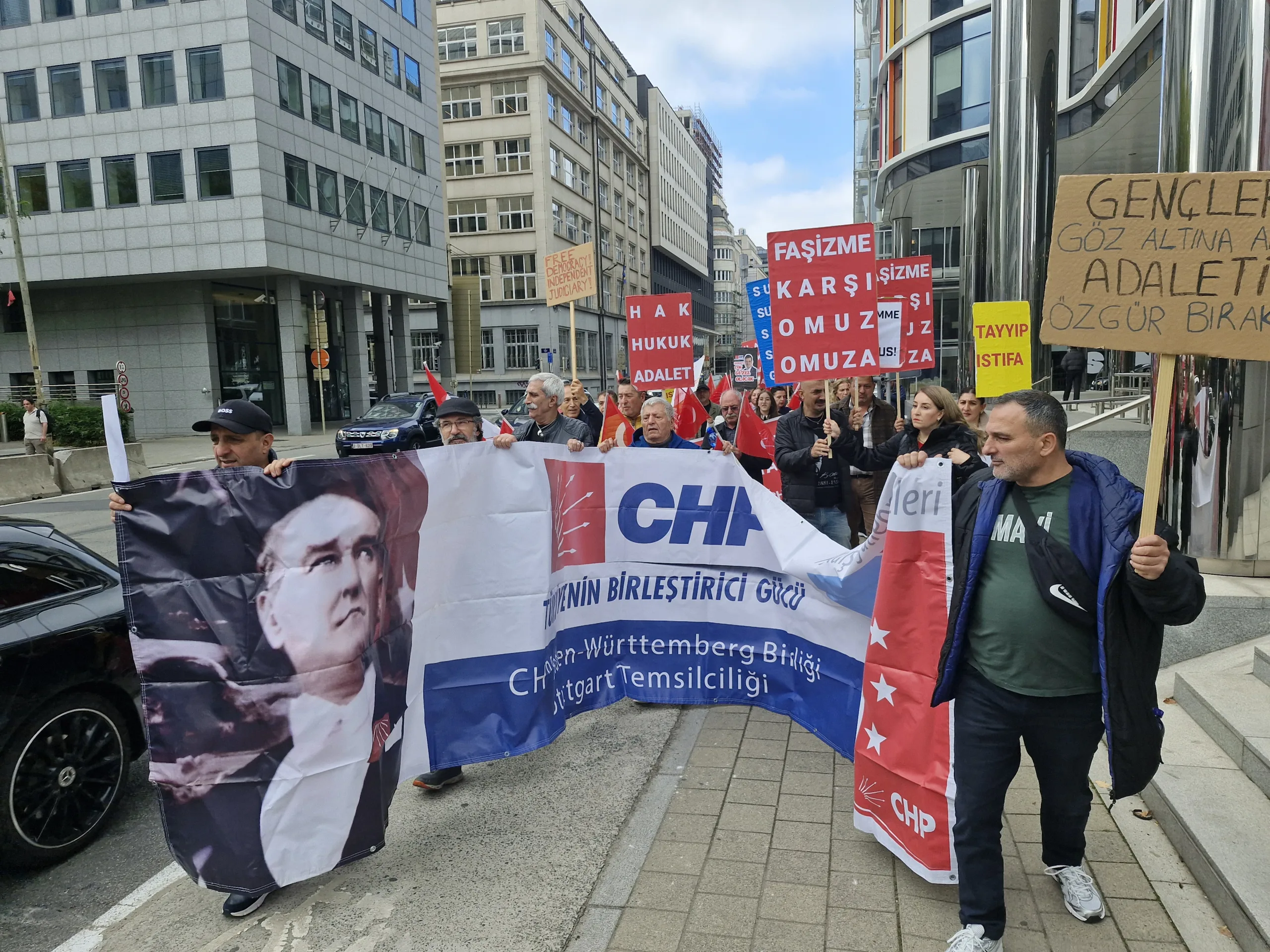 CHP, Avrupa Çıkarmasını Brüksel’den Başlattı