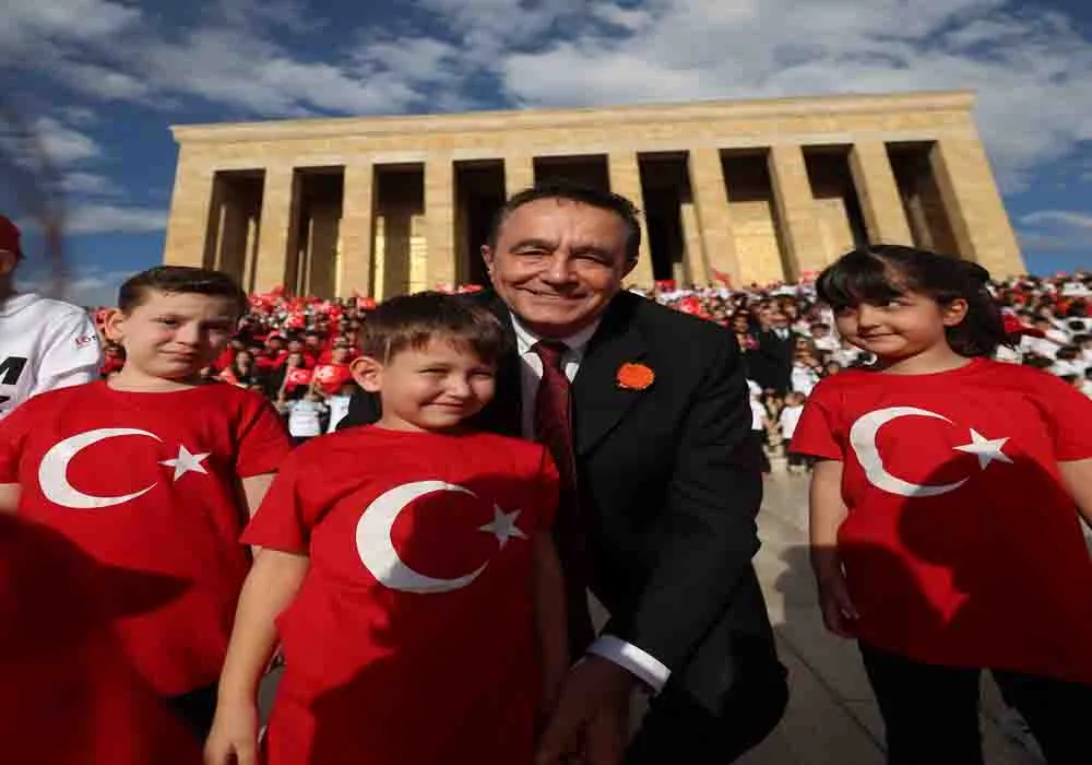 LÖSEV’den Anlamlı Cumhuriyet Ziyareti: 100 Bin Kişi Anıtkabir’de Ata’sına Koştu