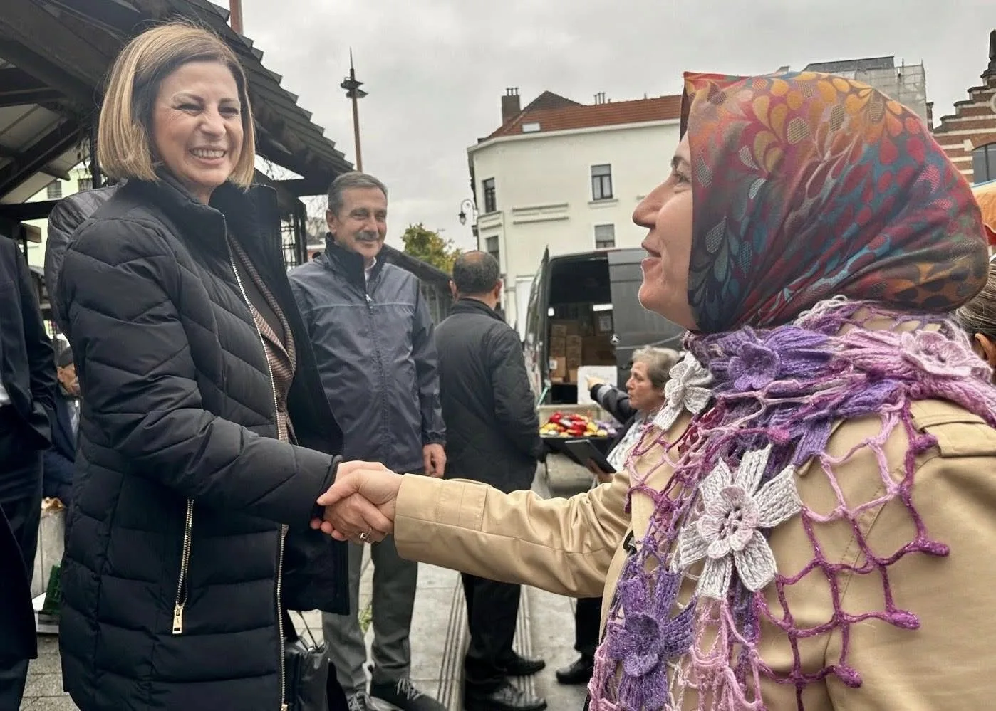 BRÜKSEL, CHP MİTİNGİNE HAZIRLANIYOR