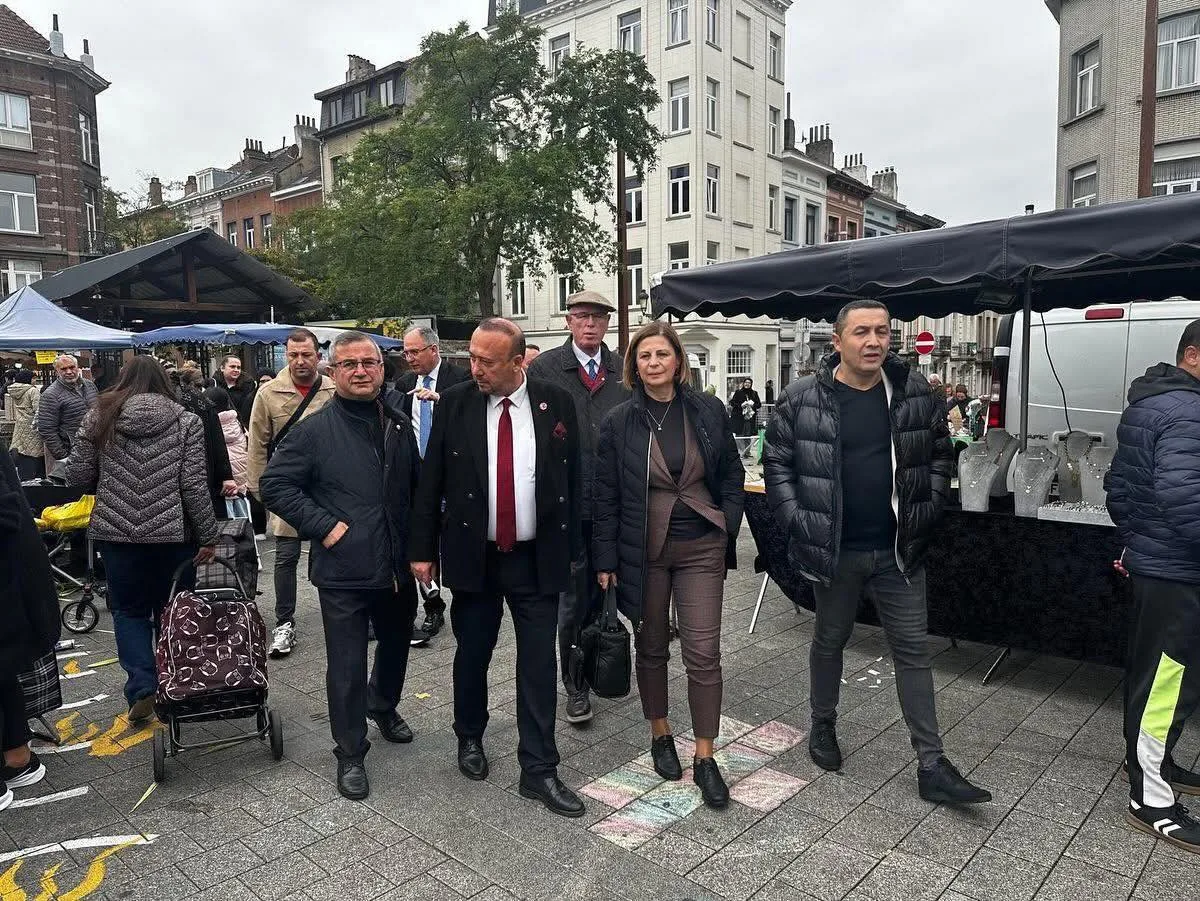BRÜKSEL, CHP MİTİNGİNE HAZIRLANIYOR