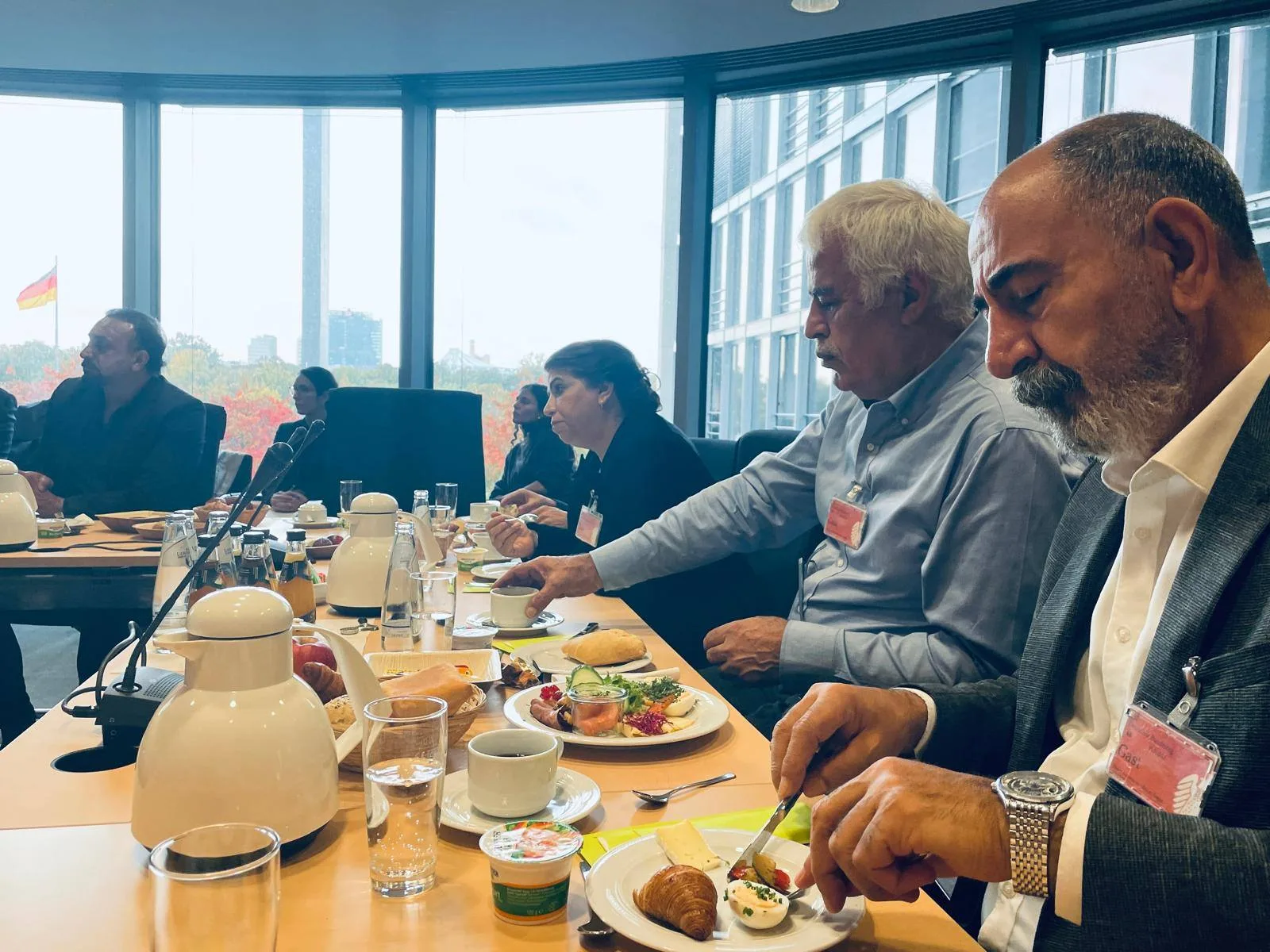 AABF, BAT-Cemevi ve BDAS Heyeti Almanya Federal Meclisi’nde Görüşmeler Gerçekleştirdi