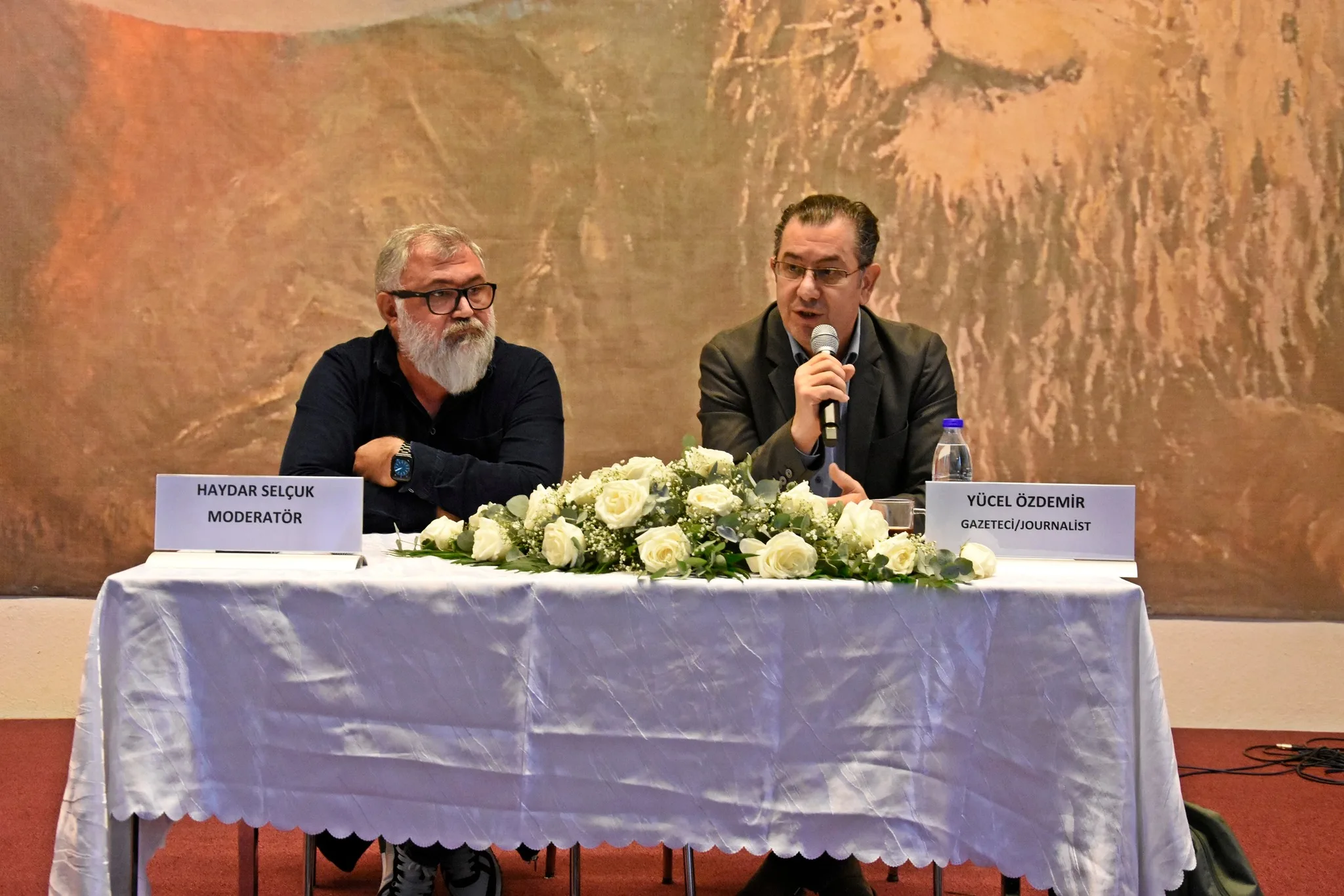 Yücel Özdemir: "Aşırı Sağ Yükseliyor Ama Geriletmek Mümkün!"