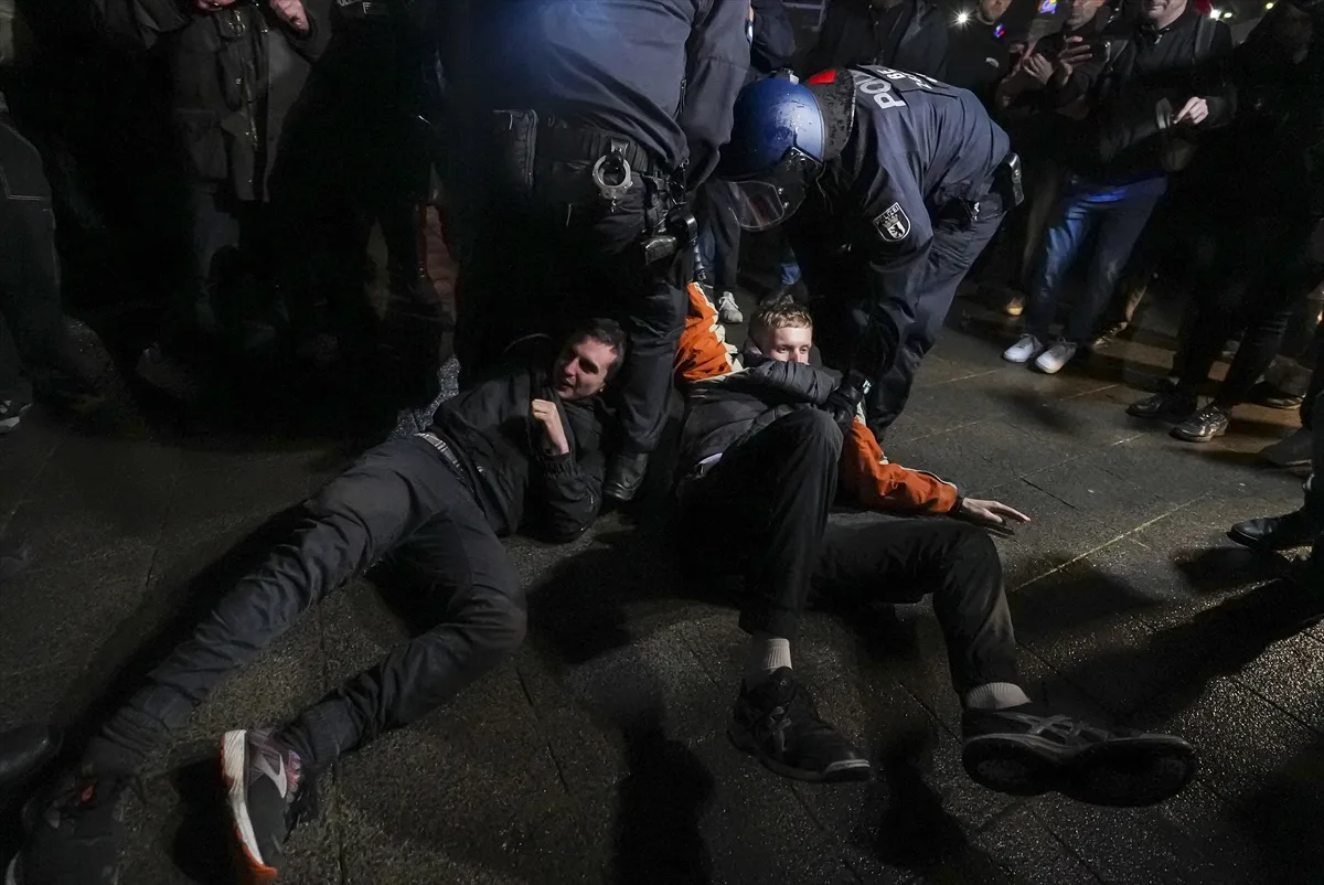 Berlin'de polis, Filistin'e destek gösterisine sert müdahalede bulundu