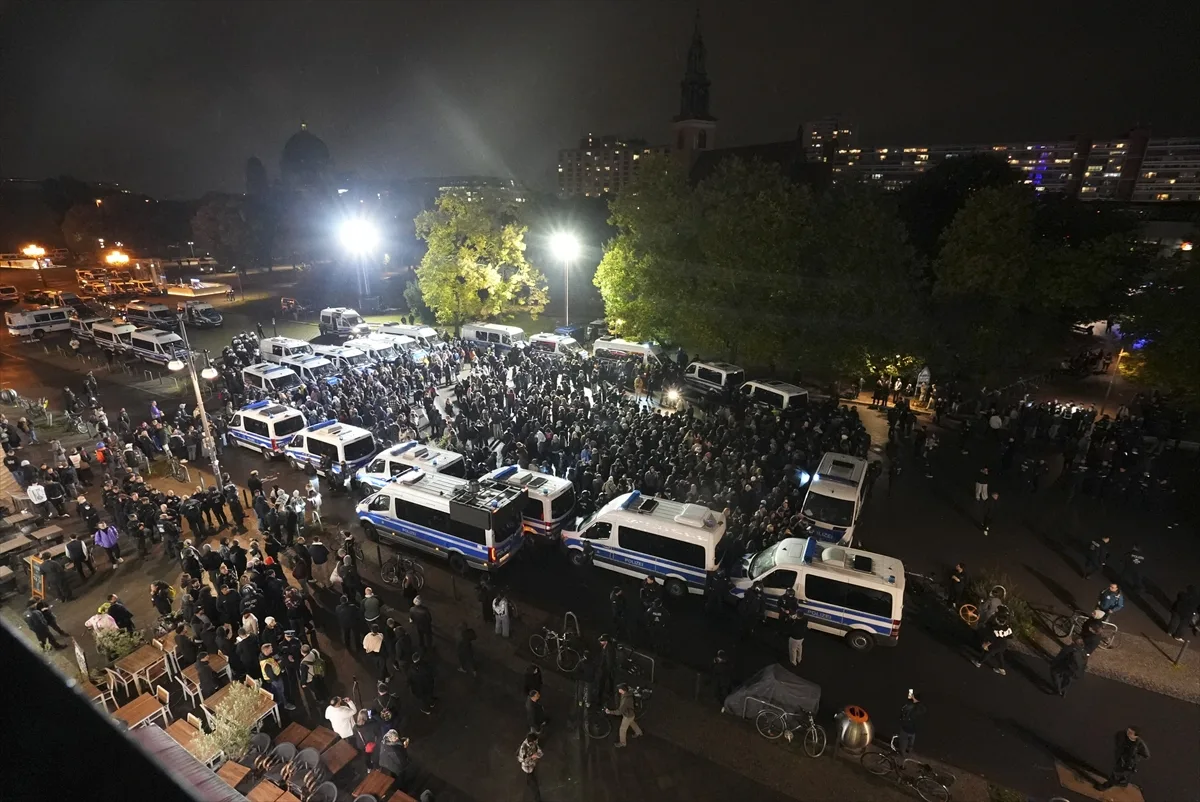 Berlin'de polis, Filistin'e destek gösterisine sert müdahalede bulundu