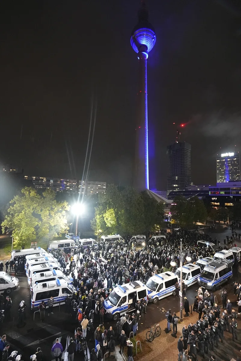 Berlin'de polis, Filistin'e destek gösterisine sert müdahalede bulundu