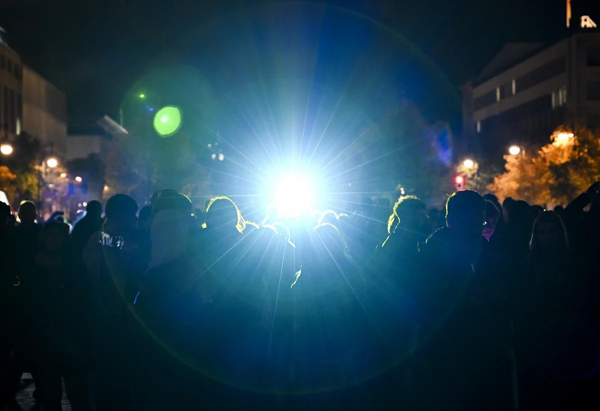 Berlin’de “Festival of Lights” Büyüledi: Şehir Işıklarla Parladı!