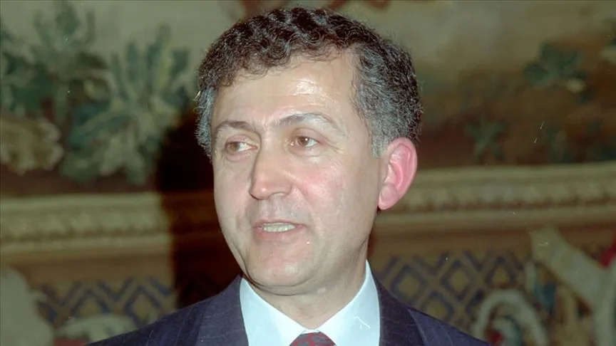 Ahmet Taner Kışlalı suikastının üzerinden 26 yıl geçti