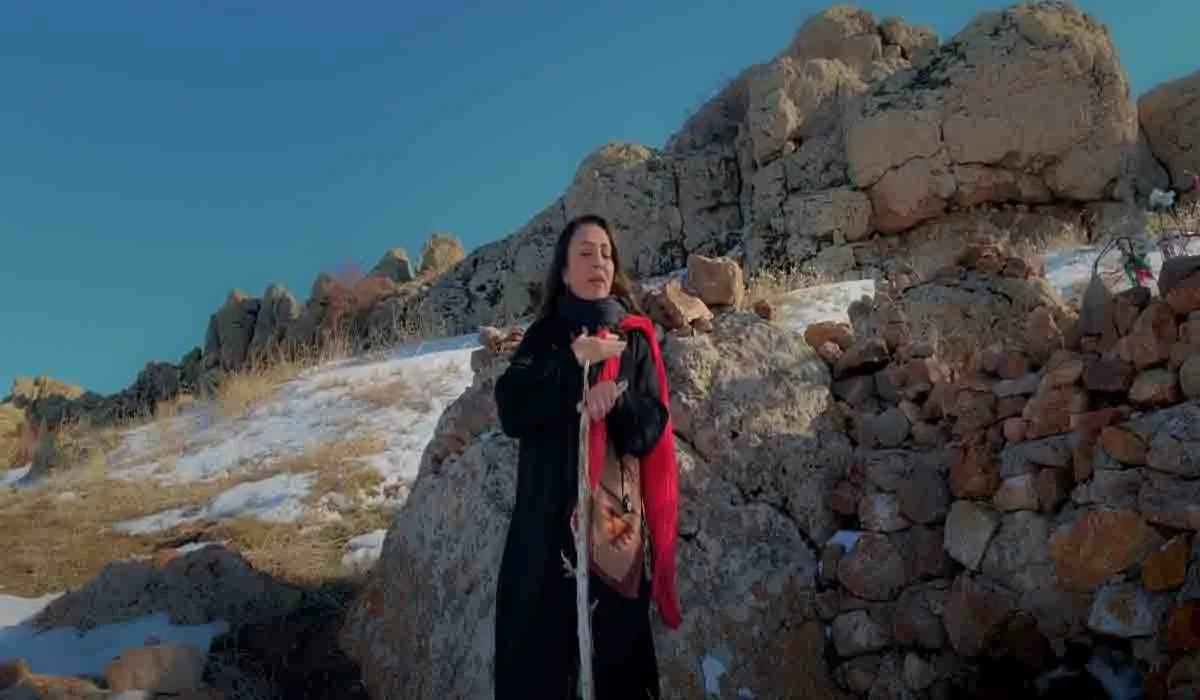 Gülperi Öztürk’ten Yeni Tekli: “İncilerin Mi Dökülür” Tüm Dijital Platformlarda Yayında