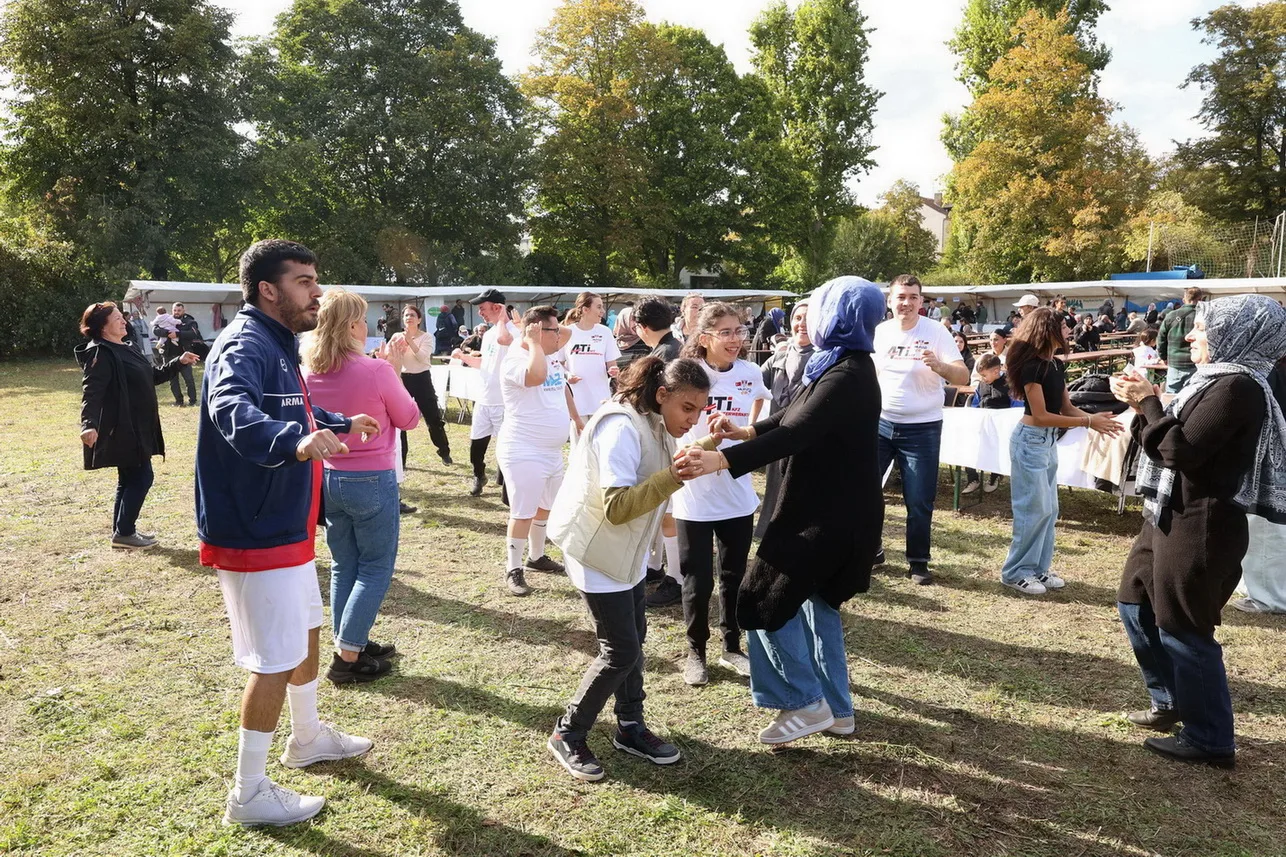 Berlin’de MÜSİAD CUP 2025 Coşkusu: Minik Futbolcular Dayanışma, Spor ve İyilikte Buluştu
