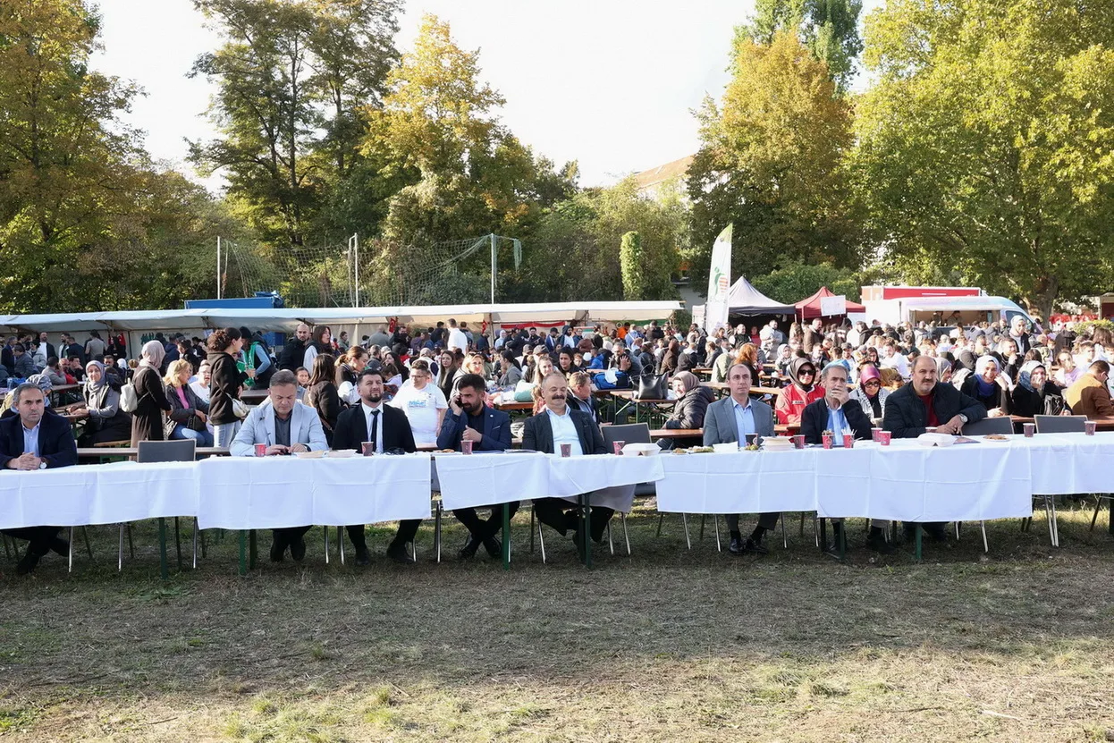 Berlin’de MÜSİAD CUP 2025 Coşkusu: Minik Futbolcular Dayanışma, Spor ve İyilikte Buluştu