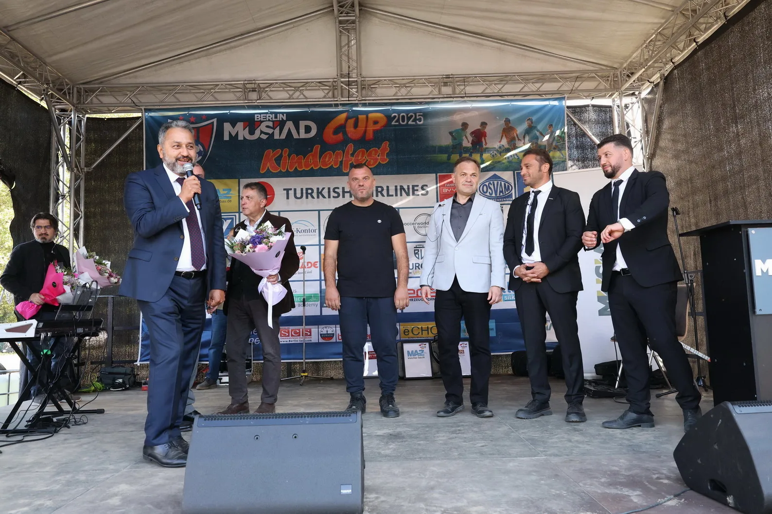 Berlin’de MÜSİAD CUP 2025 Coşkusu: Minik Futbolcular Dayanışma, Spor ve İyilikte Buluştu
