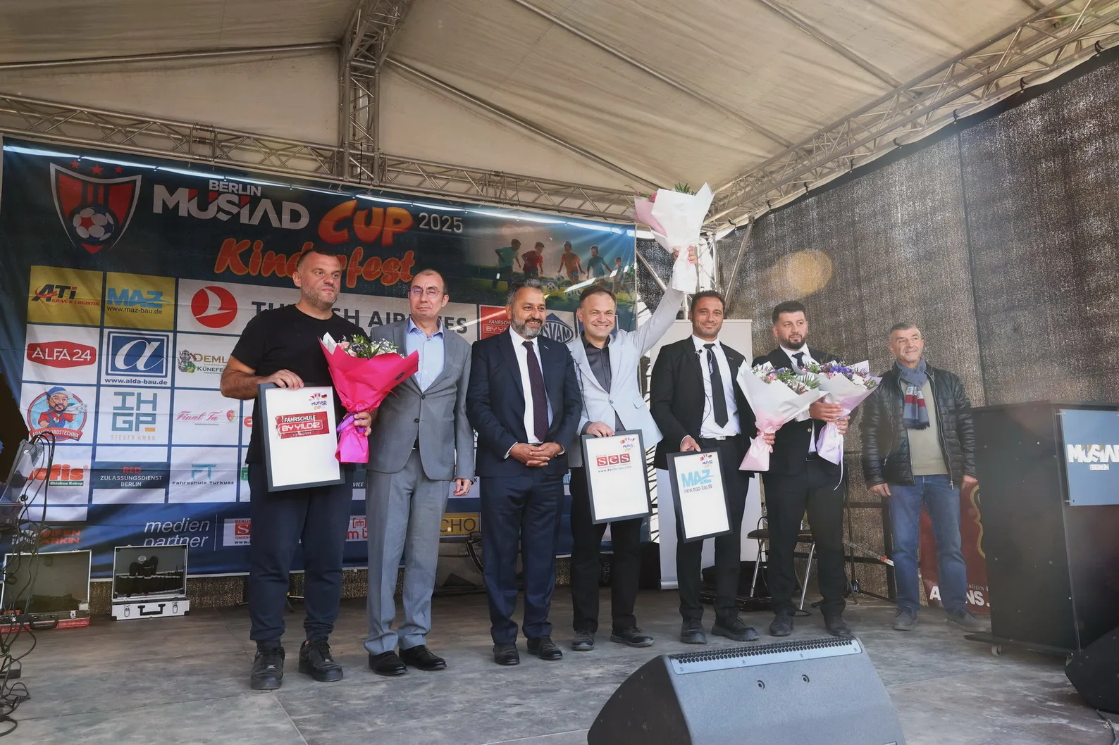 Berlin’de MÜSİAD CUP 2025 Coşkusu: Minik Futbolcular Dayanışma, Spor ve İyilikte Buluştu