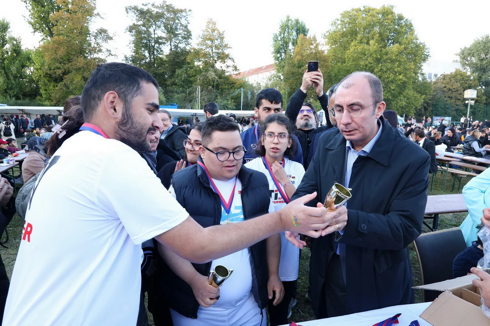 Berlin’de MÜSİAD CUP 2025 Coşkusu: Minik Futbolcular Dayanışma, Spor ve İyilikte Buluştu