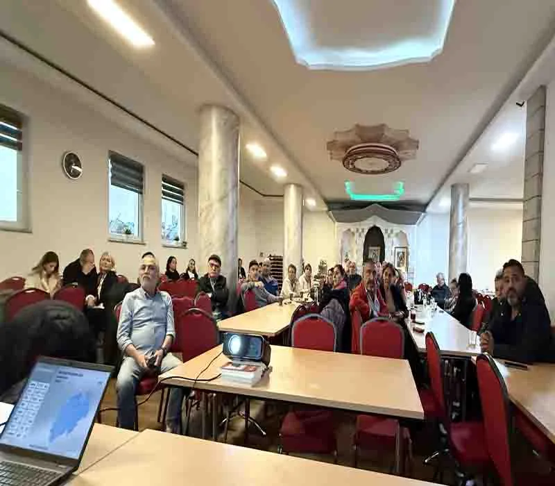 Aachen’de “Göçmenlerin Siyasete Katılımı ve Yükselen Aşırı Sağ” Toplantısı: AfD’nin Yükselişi Tartışıldı