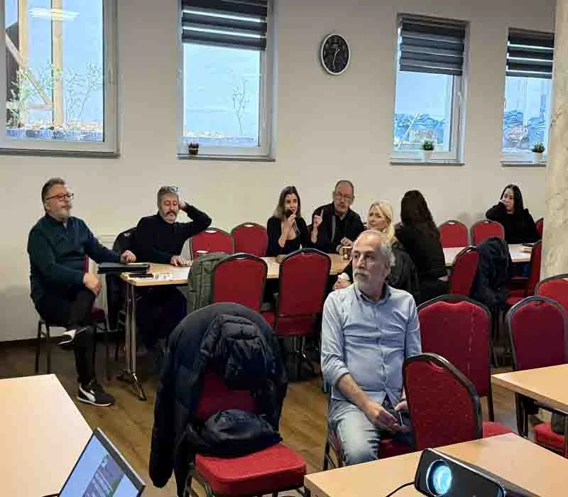Aachen’de “Göçmenlerin Siyasete Katılımı ve Yükselen Aşırı Sağ” Toplantısı: AfD’nin Yükselişi Tartışıldı