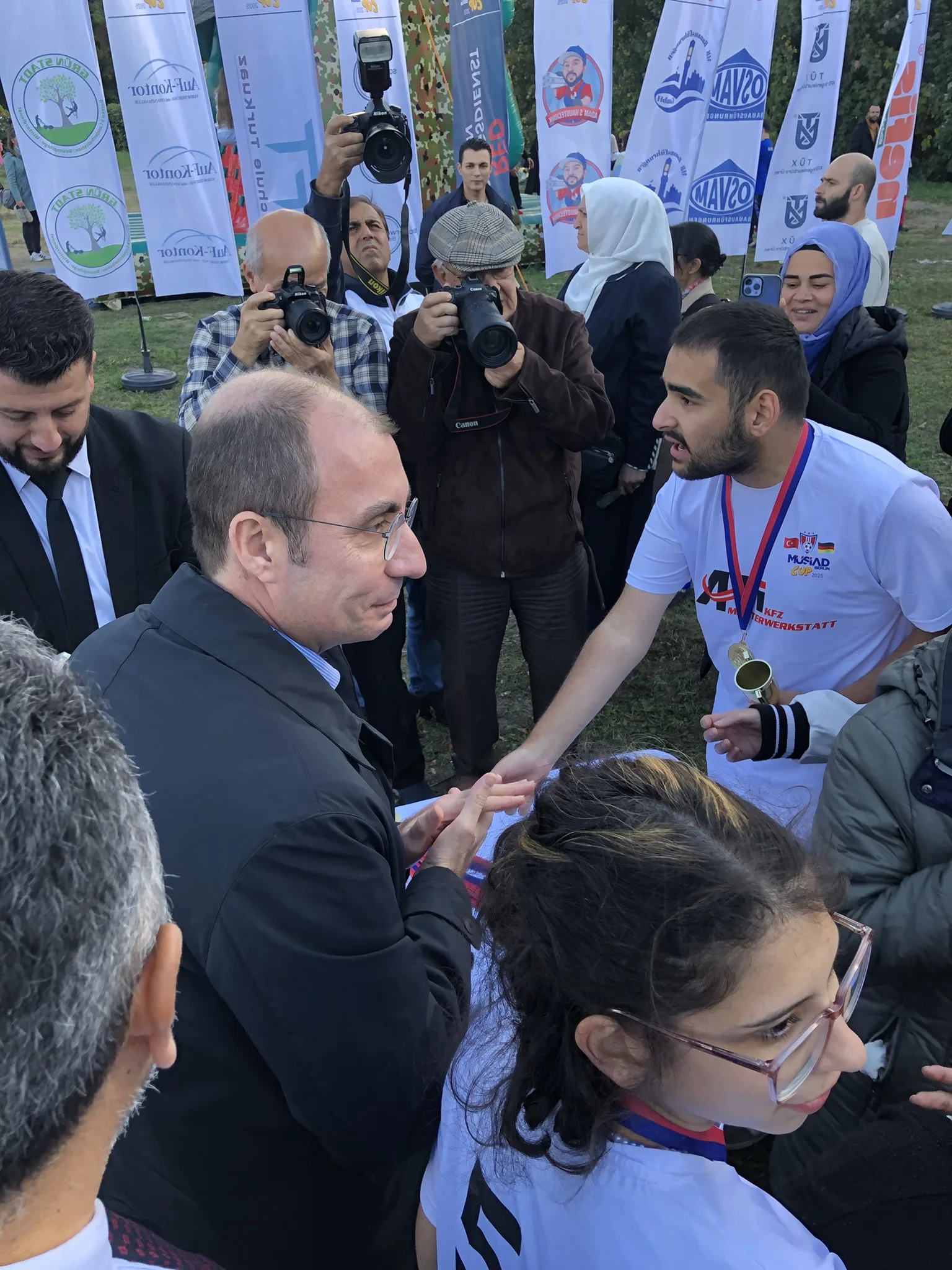 Berlin’de MÜSİAD CUP 2025 Coşkusu: Minik Futbolcular Dayanışma, Spor ve İyilikte Buluştu