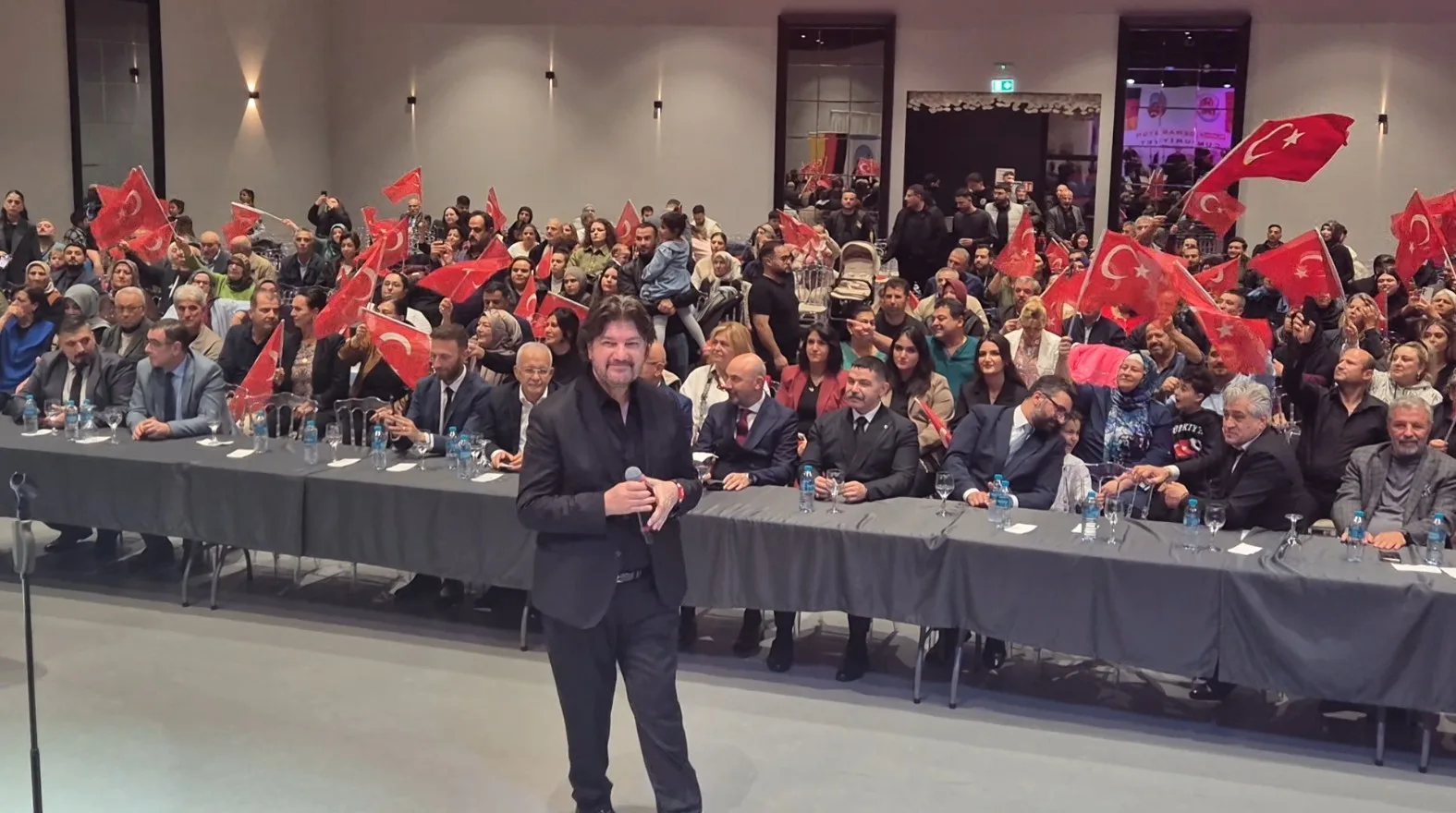 Fürth Bizim Ocak konserinde Ahmet Şafak Coşturdu