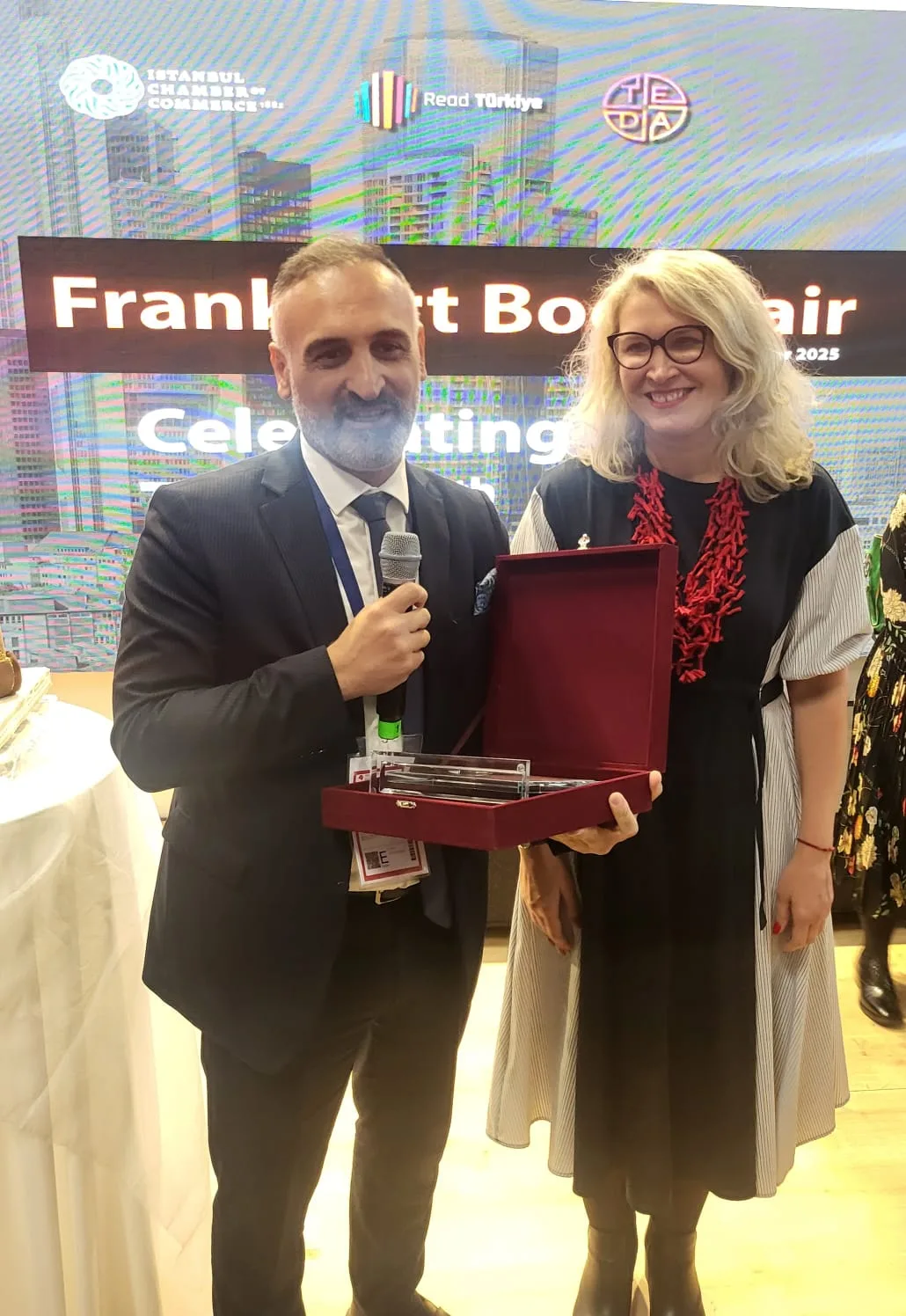 TEDA’ya Frankfurt’ta yaşgünü kutlaması