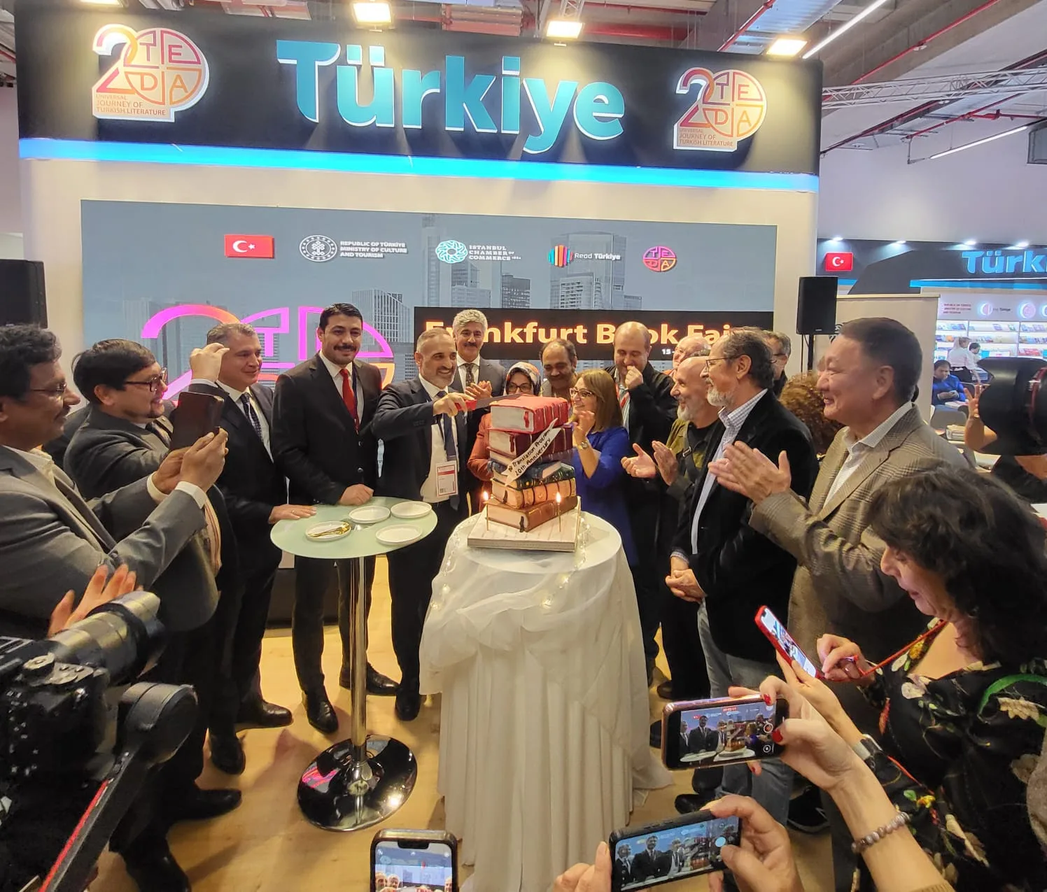 TEDA’ya Frankfurt’ta yaşgünü kutlaması