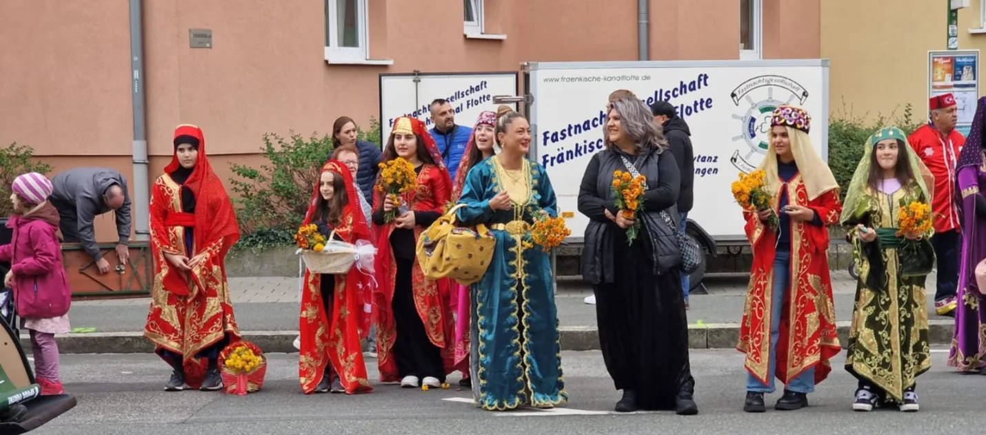 Fürth Hasat Bayramı’nda Türk Folklorcular Alkış Topladı