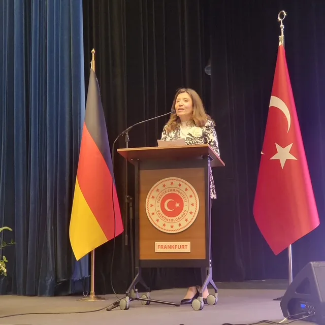 Cumhuriyeti’nin 102. yıldönümünü Frankfurt’ta da kutlandı