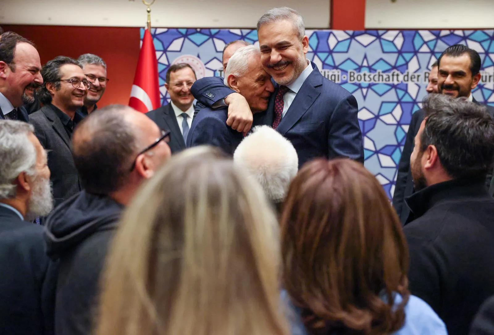 Bakan Fidan Almanya’da Türk STK’ları, İş İnsanları ve Basın Mensuplarıyla Buluştu