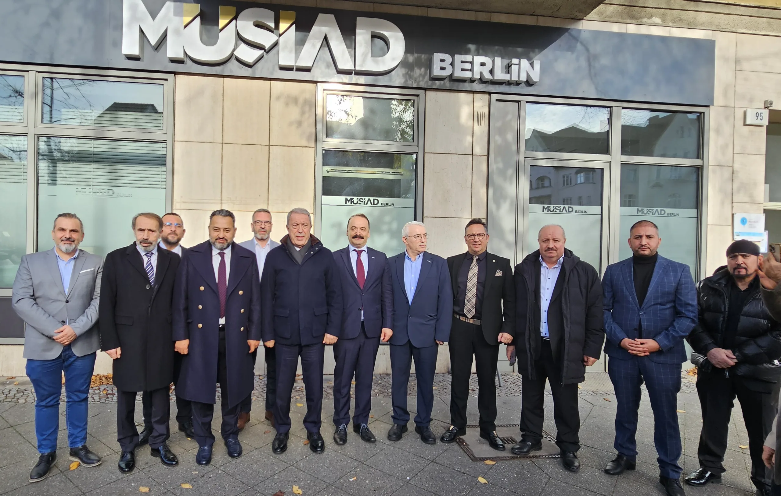 Hulusi Akar: “Türkiye Terörle Mücadelede Kararlı, Savunma Sanayinde Bağımsız”
