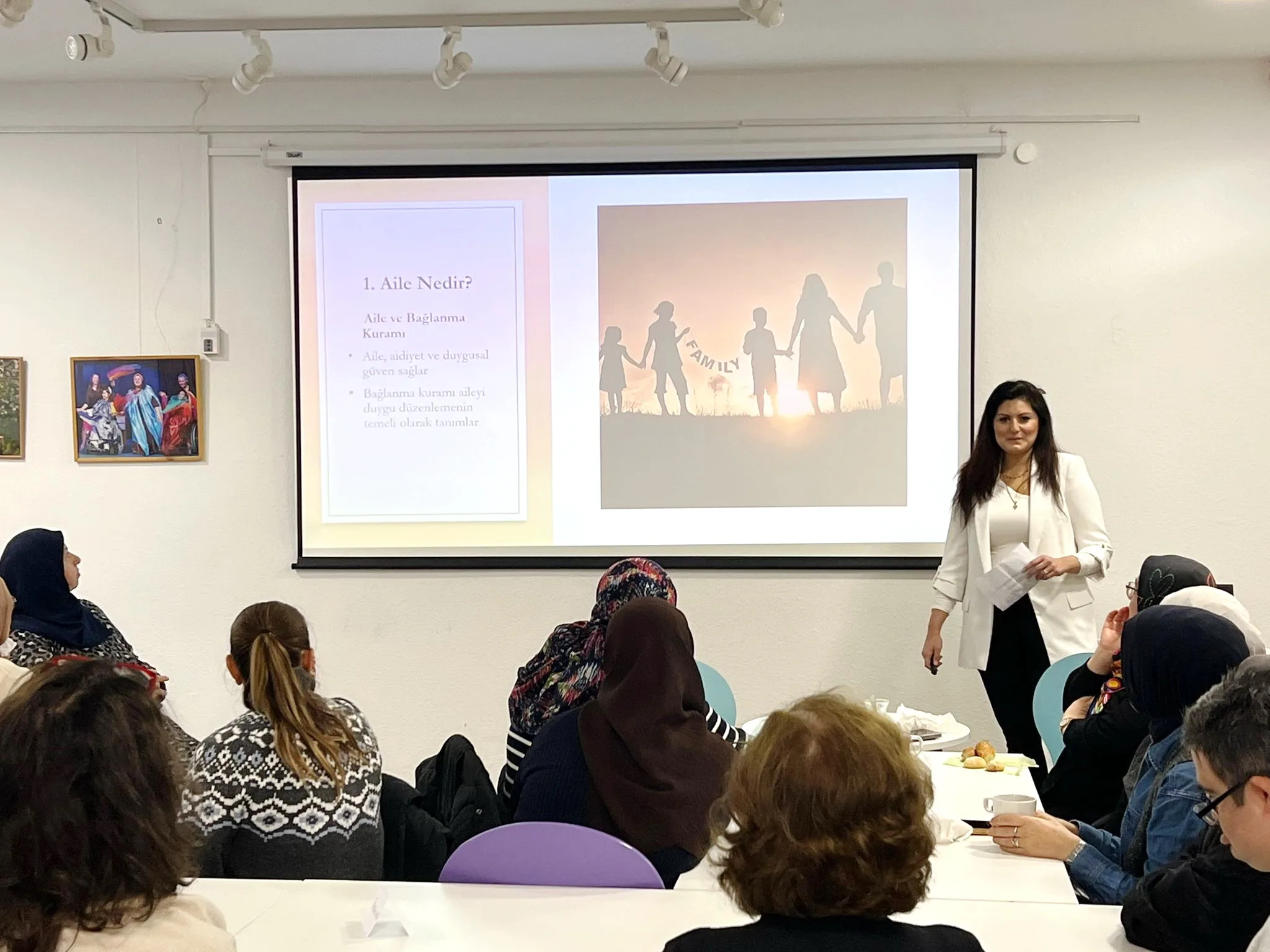 Berlin’de “2025 Aile Yılı” Kapsamında Aile İçi İletişim Semineri Düzenlendi
