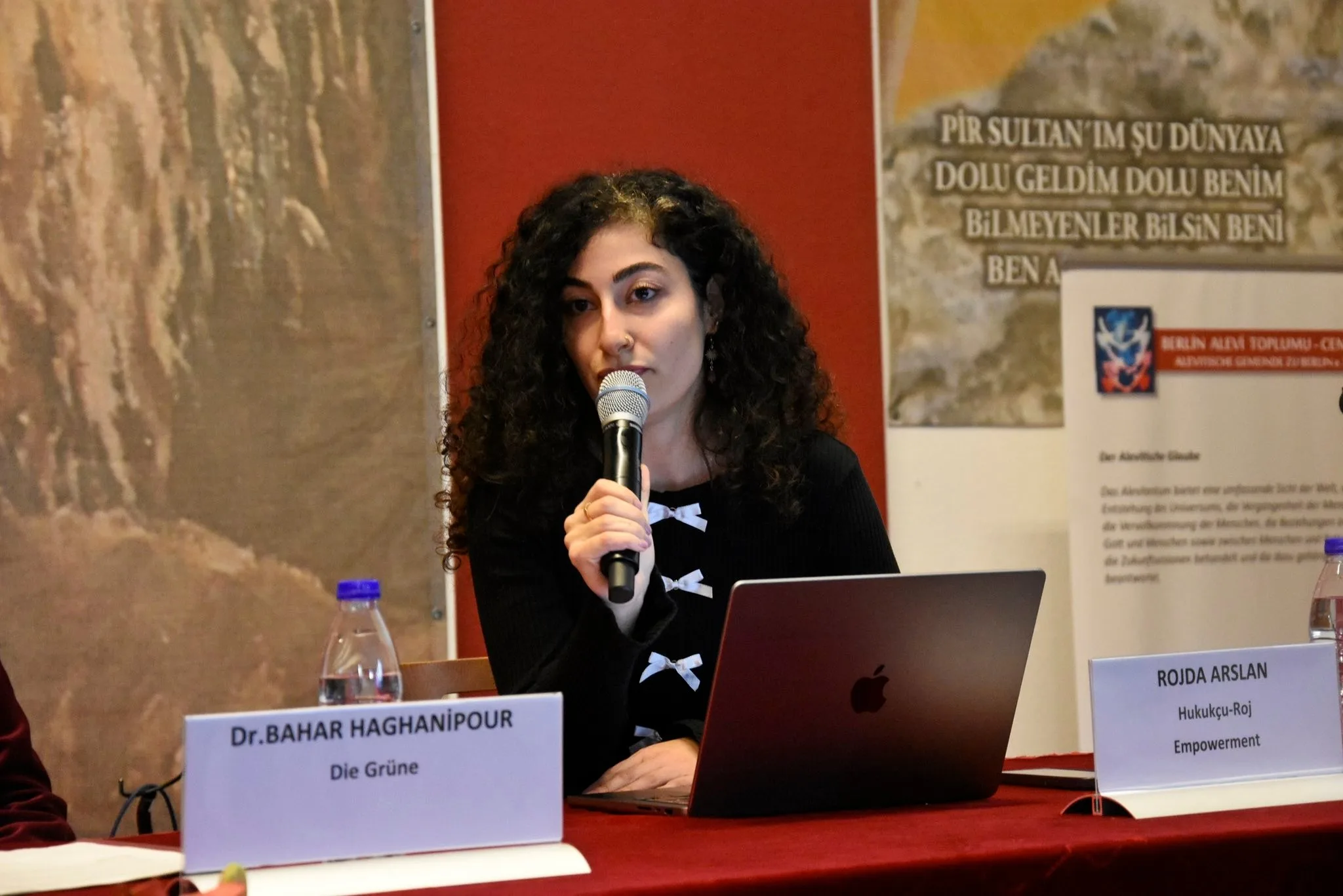Berlin`de Kadına Yönelik Şiddete Karşı Panel