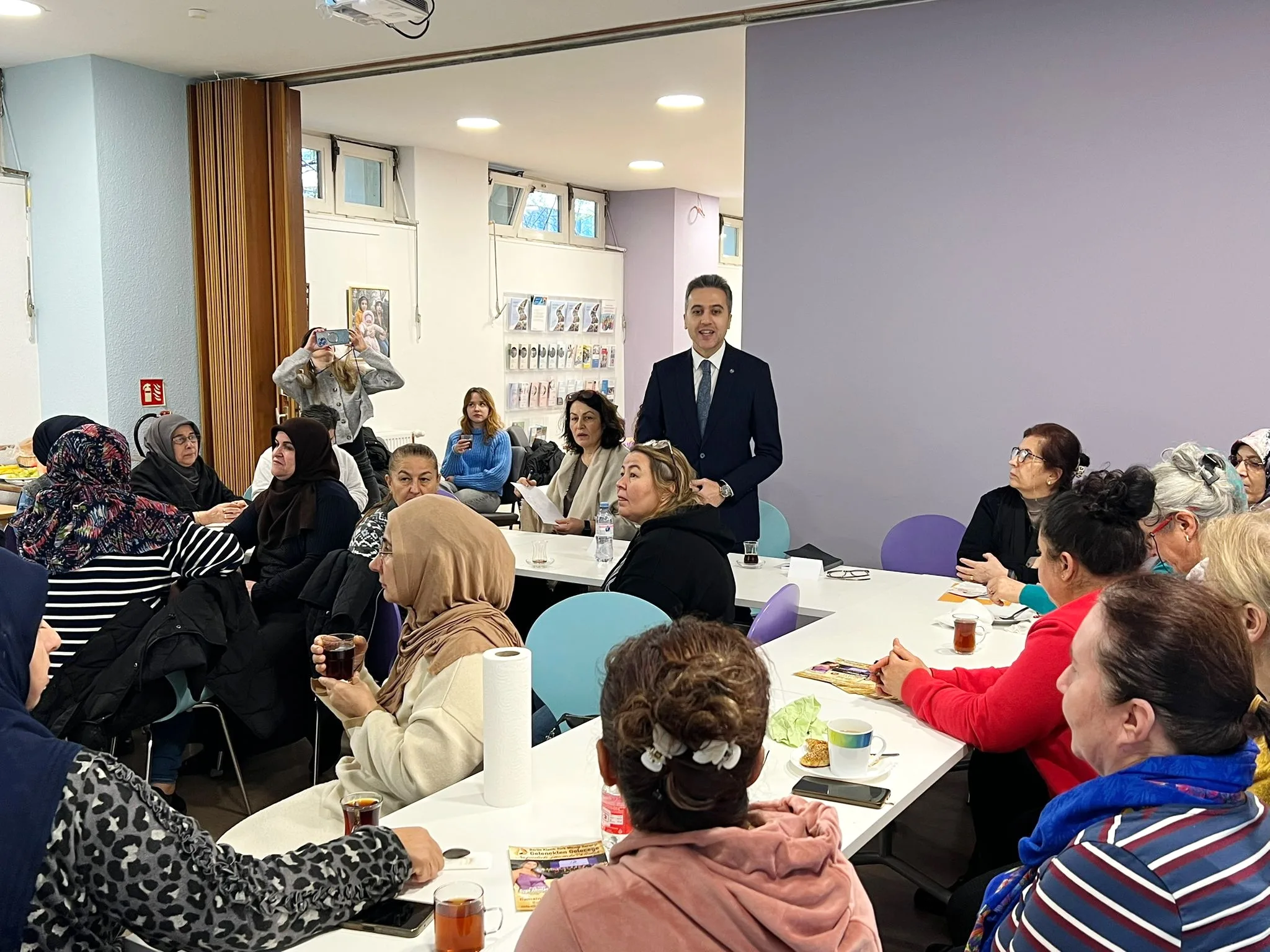 Berlin’de “2025 Aile Yılı” Kapsamında Aile İçi İletişim Semineri Düzenlendi