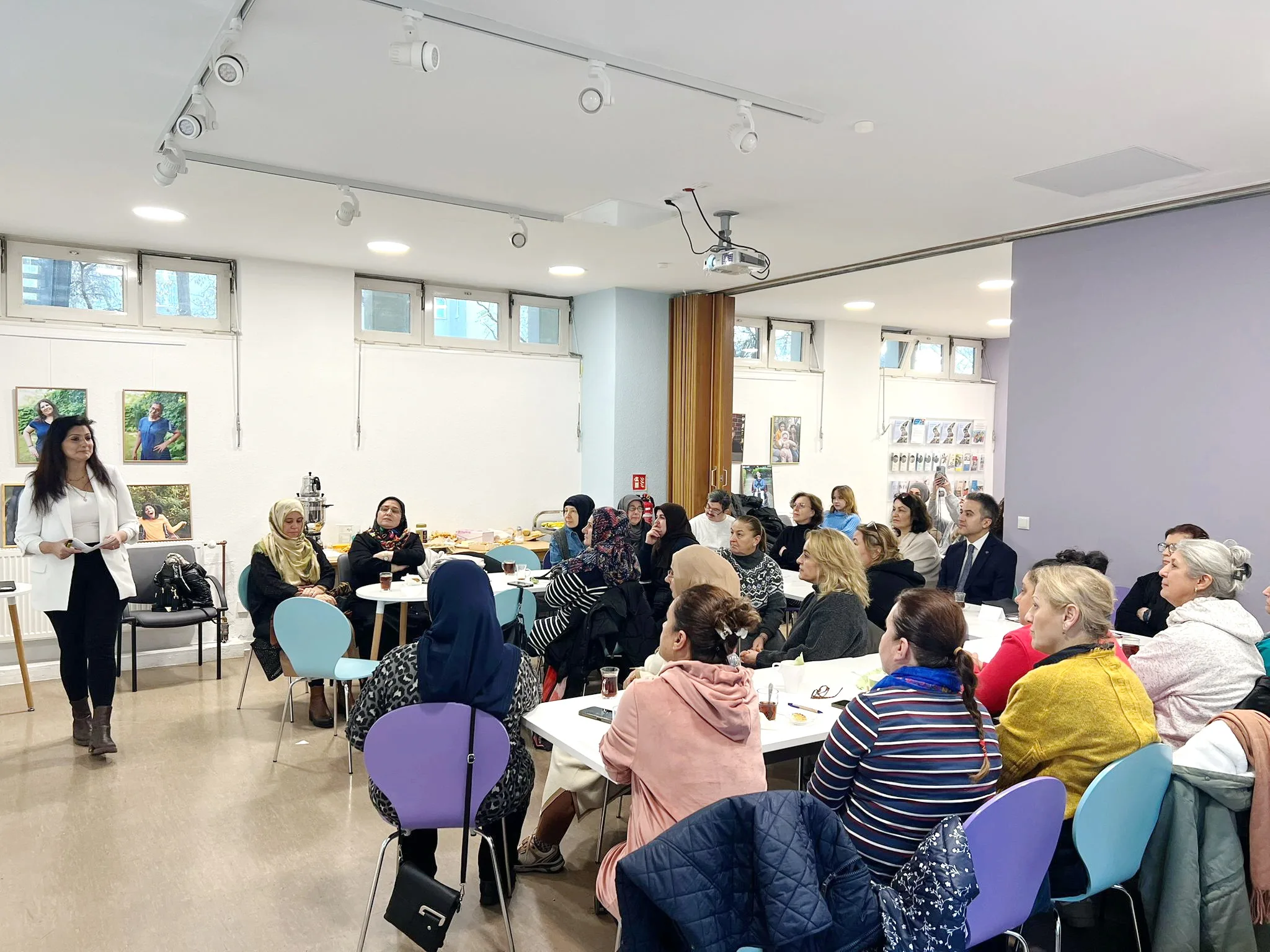 Berlin’de “2025 Aile Yılı” Kapsamında Aile İçi İletişim Semineri Düzenlendi
