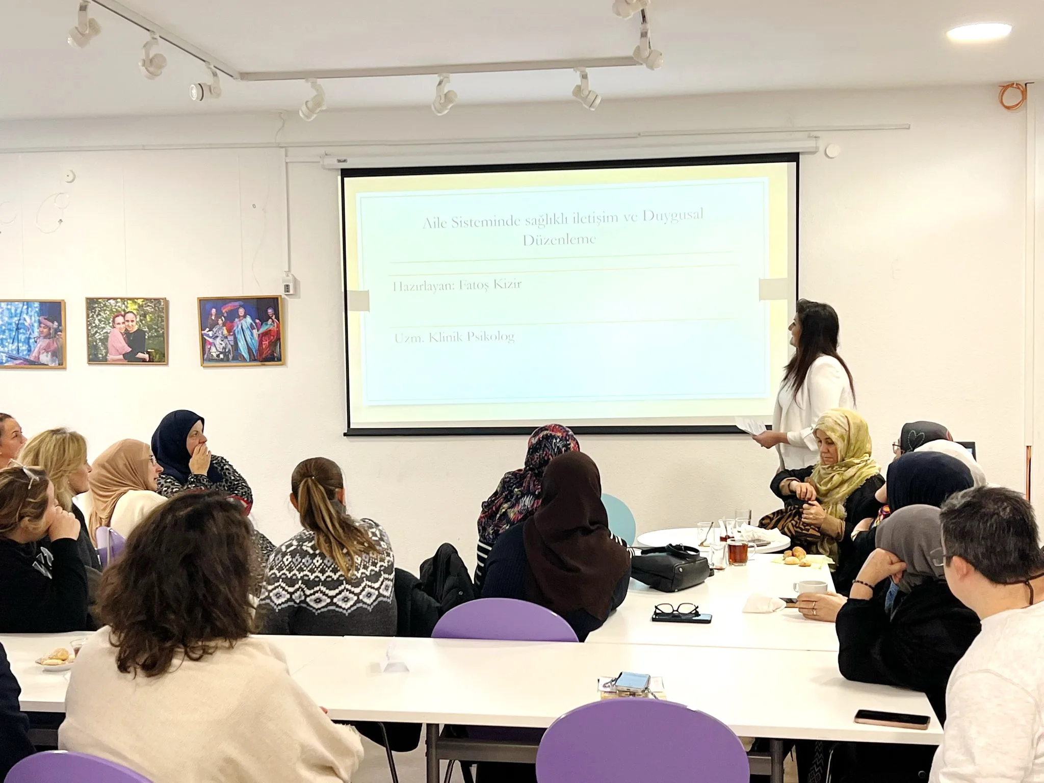 Berlin’de “2025 Aile Yılı” Kapsamında Aile İçi İletişim Semineri Düzenlendi