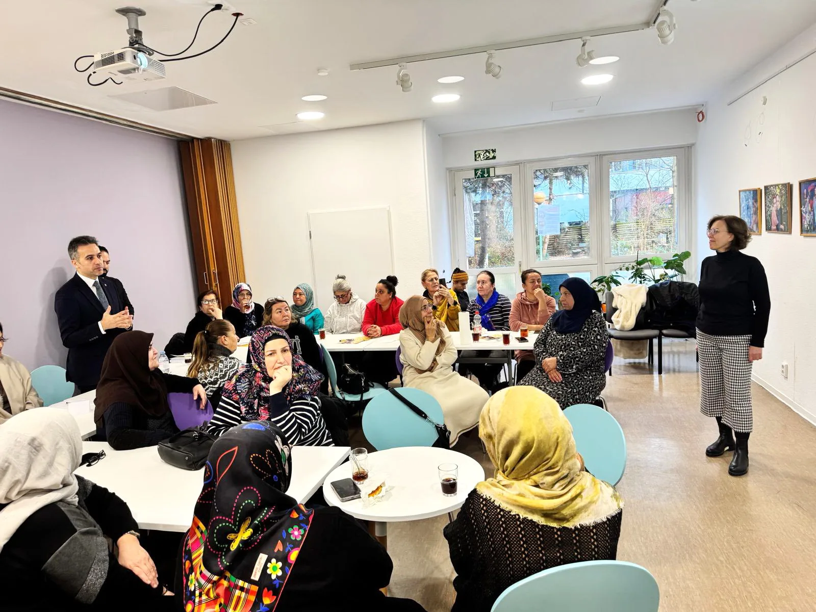 Berlin’de “2025 Aile Yılı” Kapsamında Aile İçi İletişim Semineri Düzenlendi