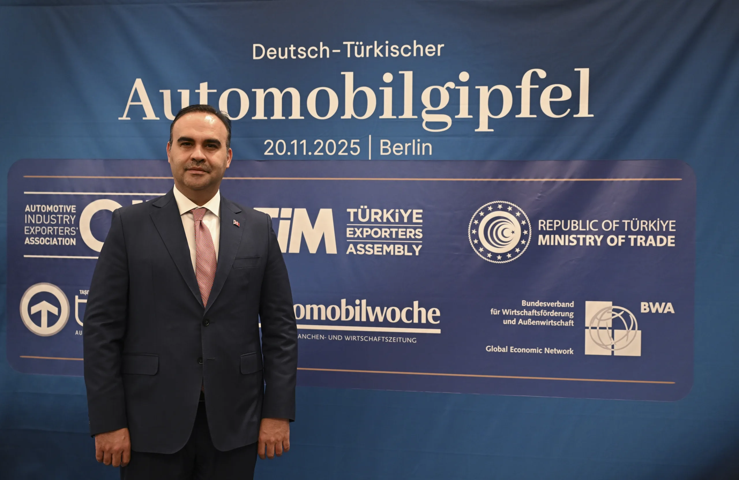 Bakan Kacır'dan Alman otomotiv şirketlerine Türkiye'ye yatırım çağrısı