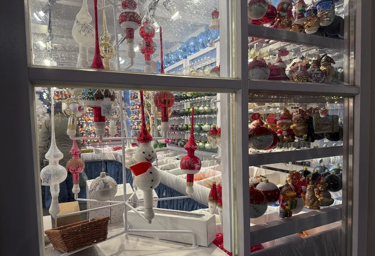 Berlin'de geleneksel Noel pazarı kuruldu