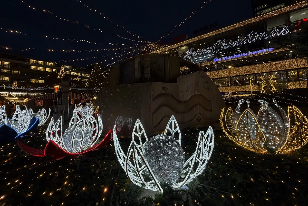 Berlin'de geleneksel Noel pazarı kuruldu