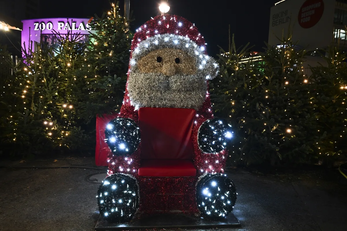 Berlin'de geleneksel Noel pazarı kuruldu