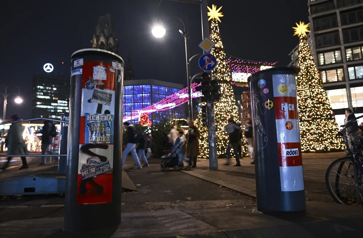 Berlin'de geleneksel Noel pazarı kuruldu