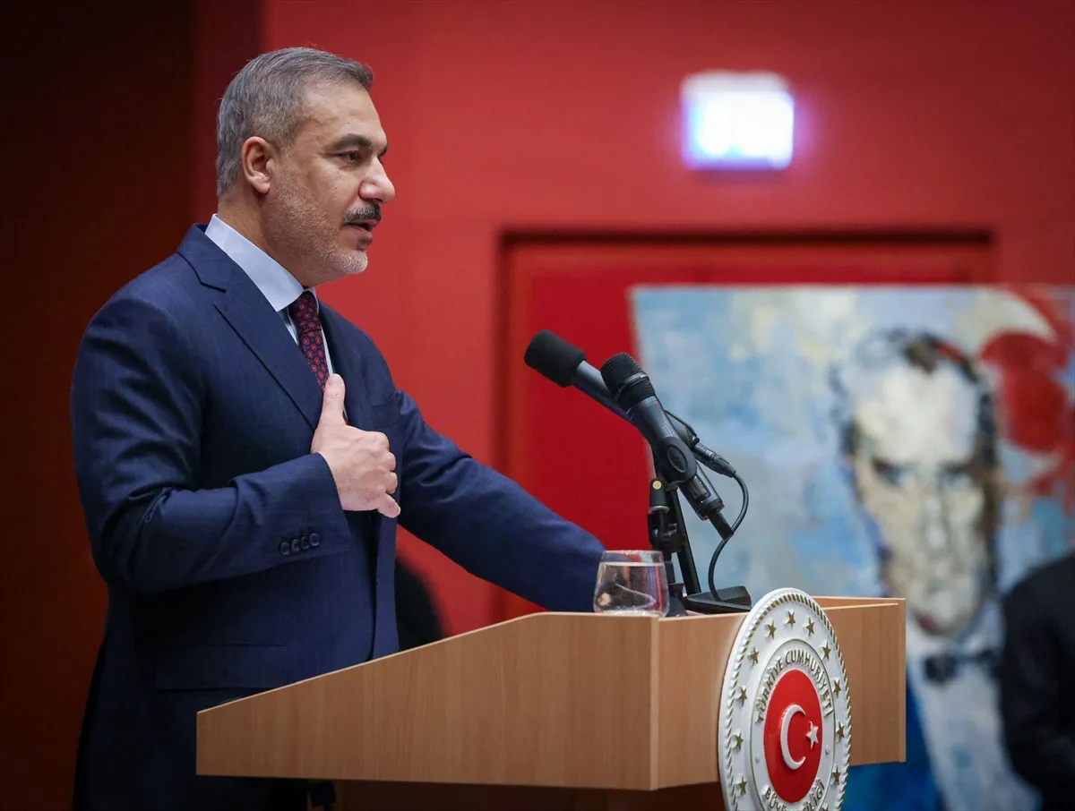 Bakan Fidan Almanya’da Türk STK’ları, İş İnsanları ve Basın Mensuplarıyla Buluştu