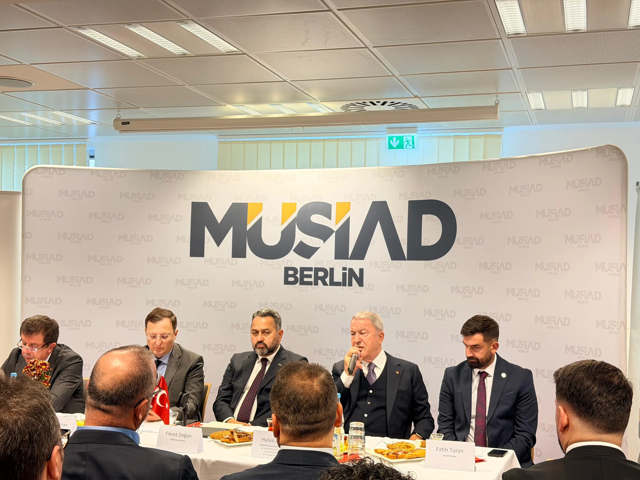 Hulusi Akar: “Türkiye Terörle Mücadelede Kararlı, Savunma Sanayinde Bağımsız”
