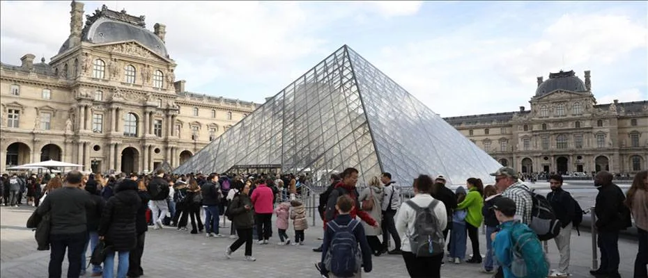 Louvre Müzesi 2026’da AB dışı ziyaretçiler için giriş ücretlerini artırıyor