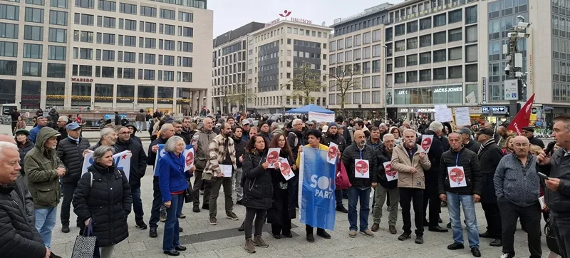 Frankfurt’ta Merdan Yanardağ ve TELE1’e Destek Eylemi: “Basın Özgürlüğü Susturulamaz”