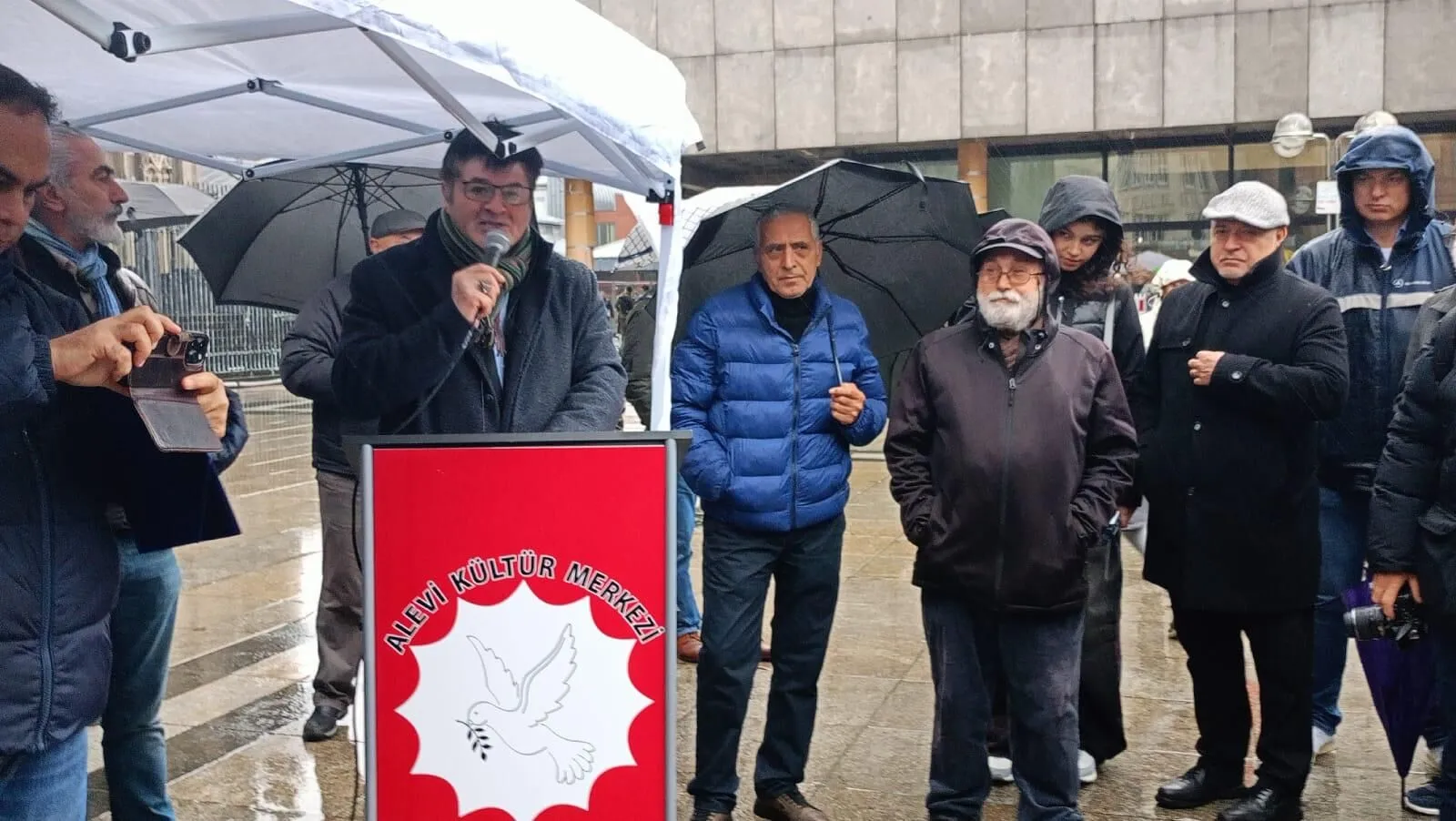 Köln’de TELE1 ve Merdan Yanardağ’a Destek