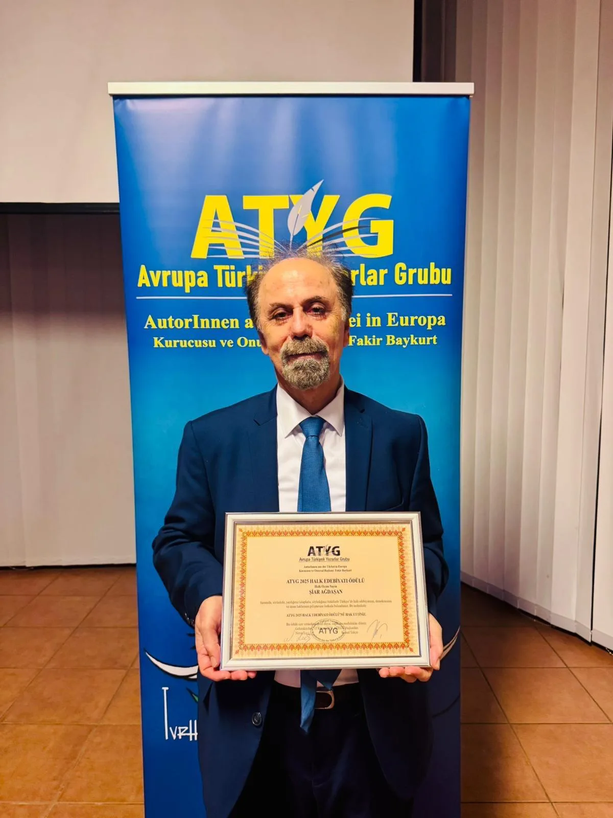 ATYG’den Demokrasi, Özgürlük ve Halk Edebiyatı Ödülü Ozan Şahturna ve Ozan Şiar’a verildi