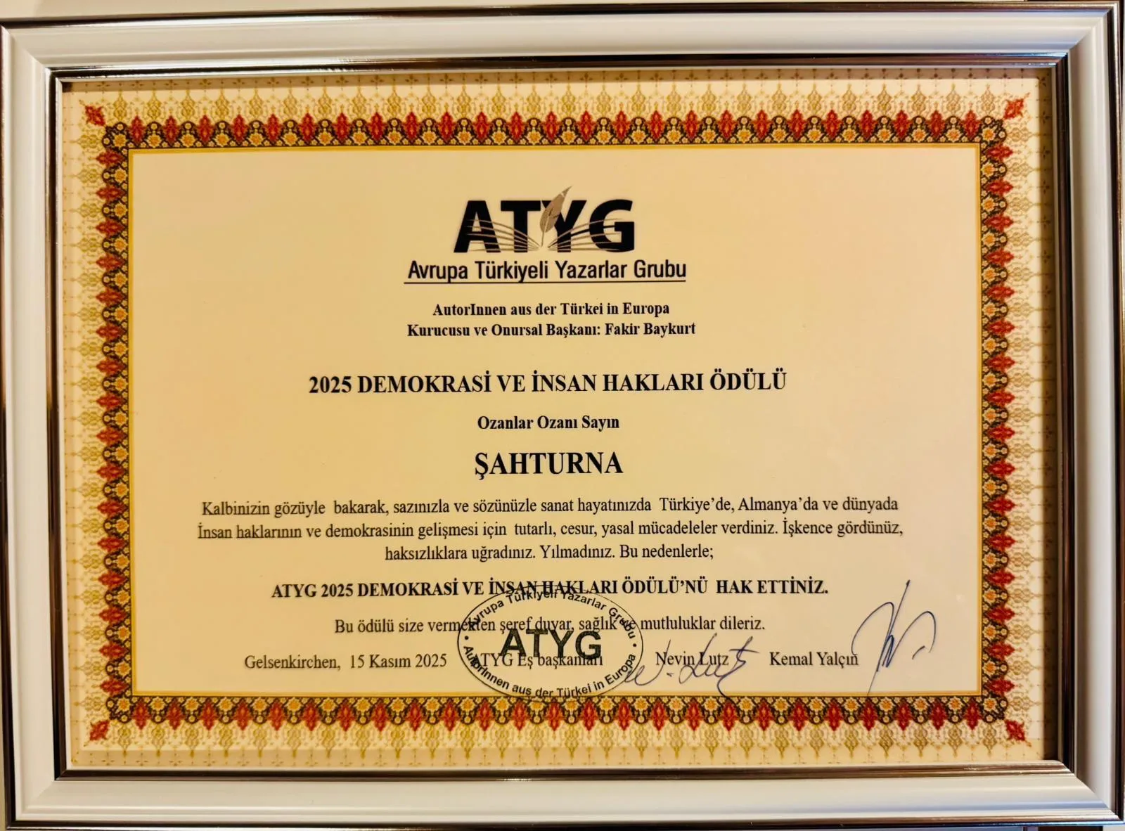 ATYG’den Demokrasi, Özgürlük ve Halk Edebiyatı Ödülü Ozan Şahturna ve Ozan Şiar’a verildi