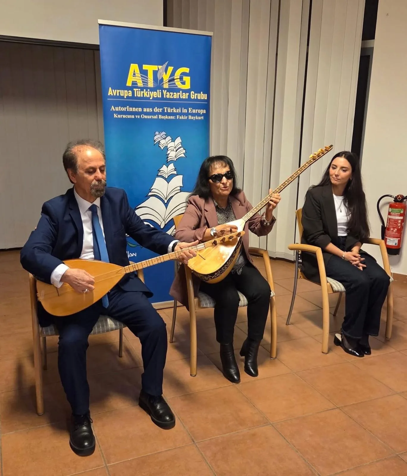 ATYG’den Demokrasi, Özgürlük ve Halk Edebiyatı Ödülü Ozan Şahturna ve Ozan Şiar’a verildi