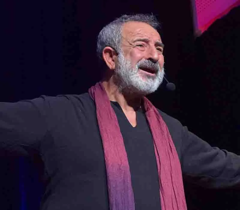 Nazım Hikmet’in “Şeyh Bedrettin” Oyunu Berlin’de Tiyatroseverlerle Buluştu