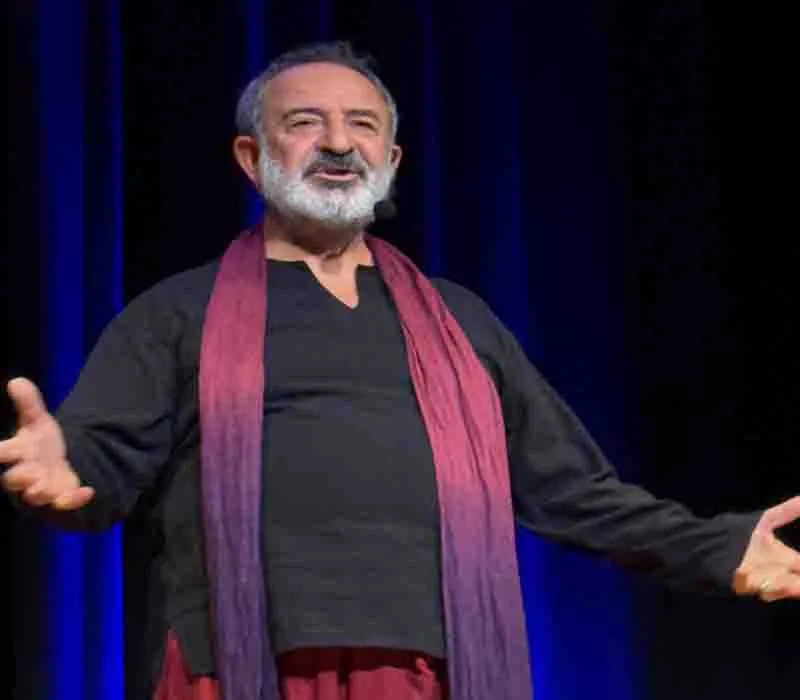 Nazım Hikmet’in “Şeyh Bedrettin” Oyunu Berlin’de Tiyatroseverlerle Buluştu