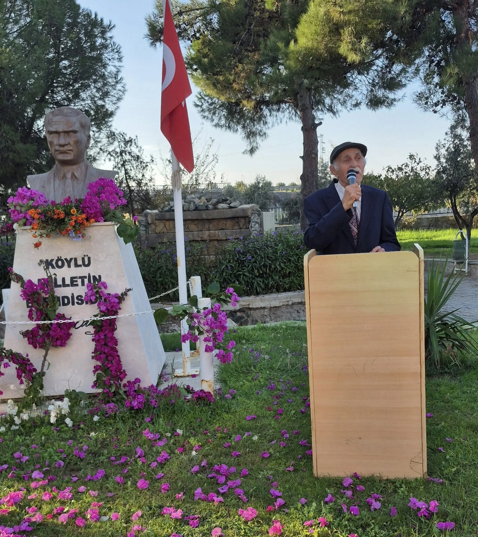 Seferihisar’da Yürekler 09.05’te Atatürk İçin Tek Yürek Oldu