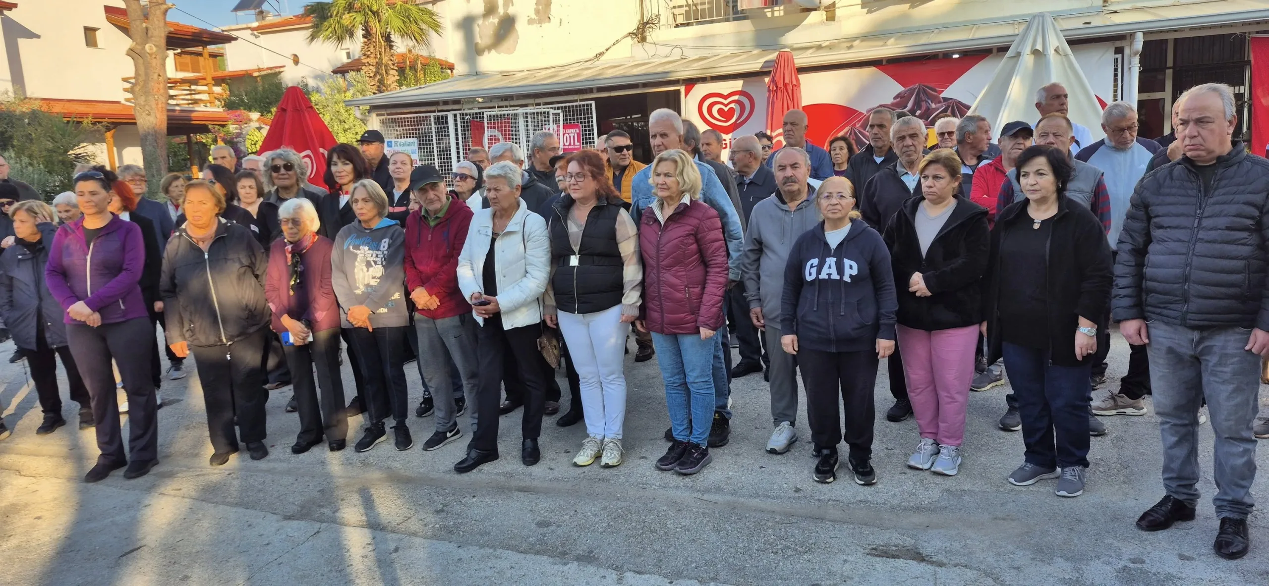 Seferihisar’da Yürekler 09.05’te Atatürk İçin Tek Yürek Oldu